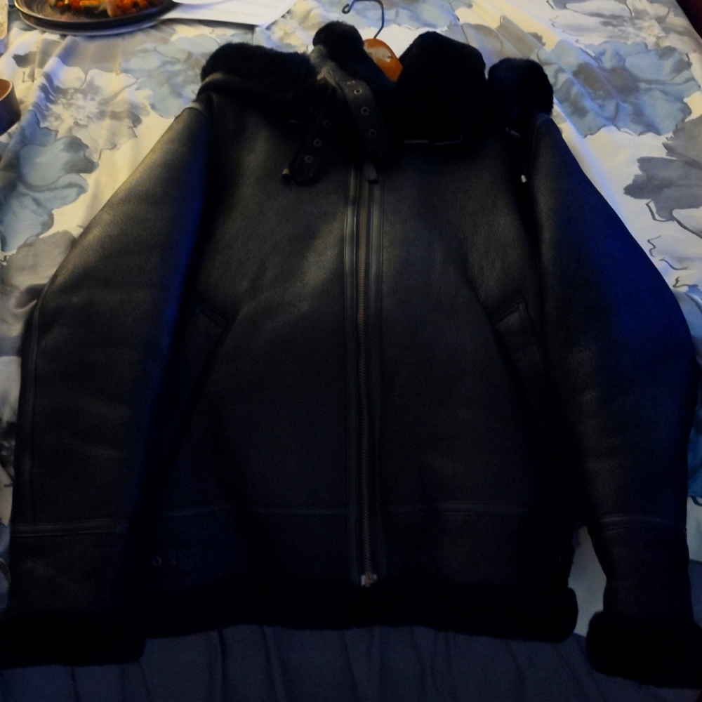 Black sheepskin shearling pilot coat brand new worn a couple of times.
